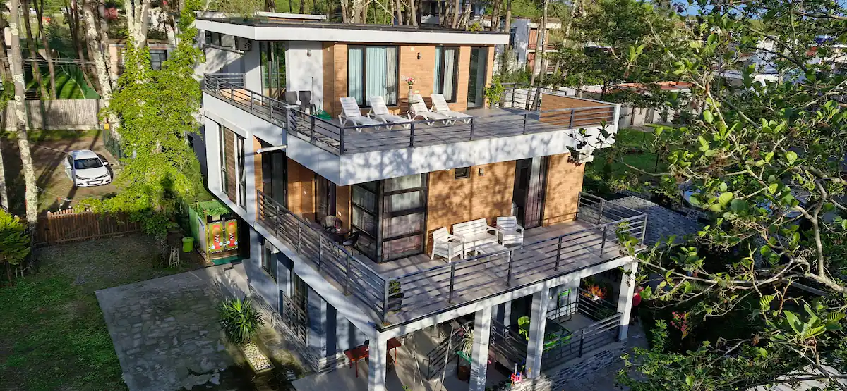 Wohnung 90qm in Batumi mit Meerblick, 2 Schlafzimmer, 1 Bad, direkt am Meer